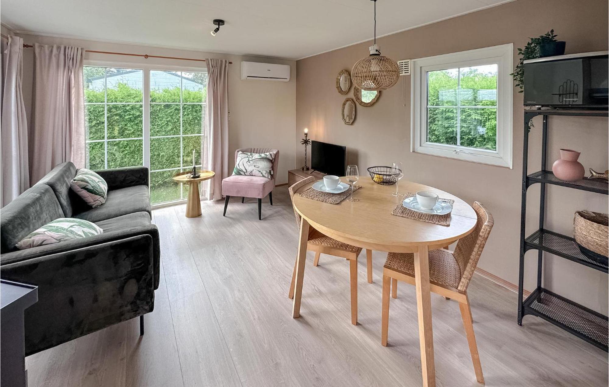 Lovely Home In Tzummarum With Wifi Luaran gambar